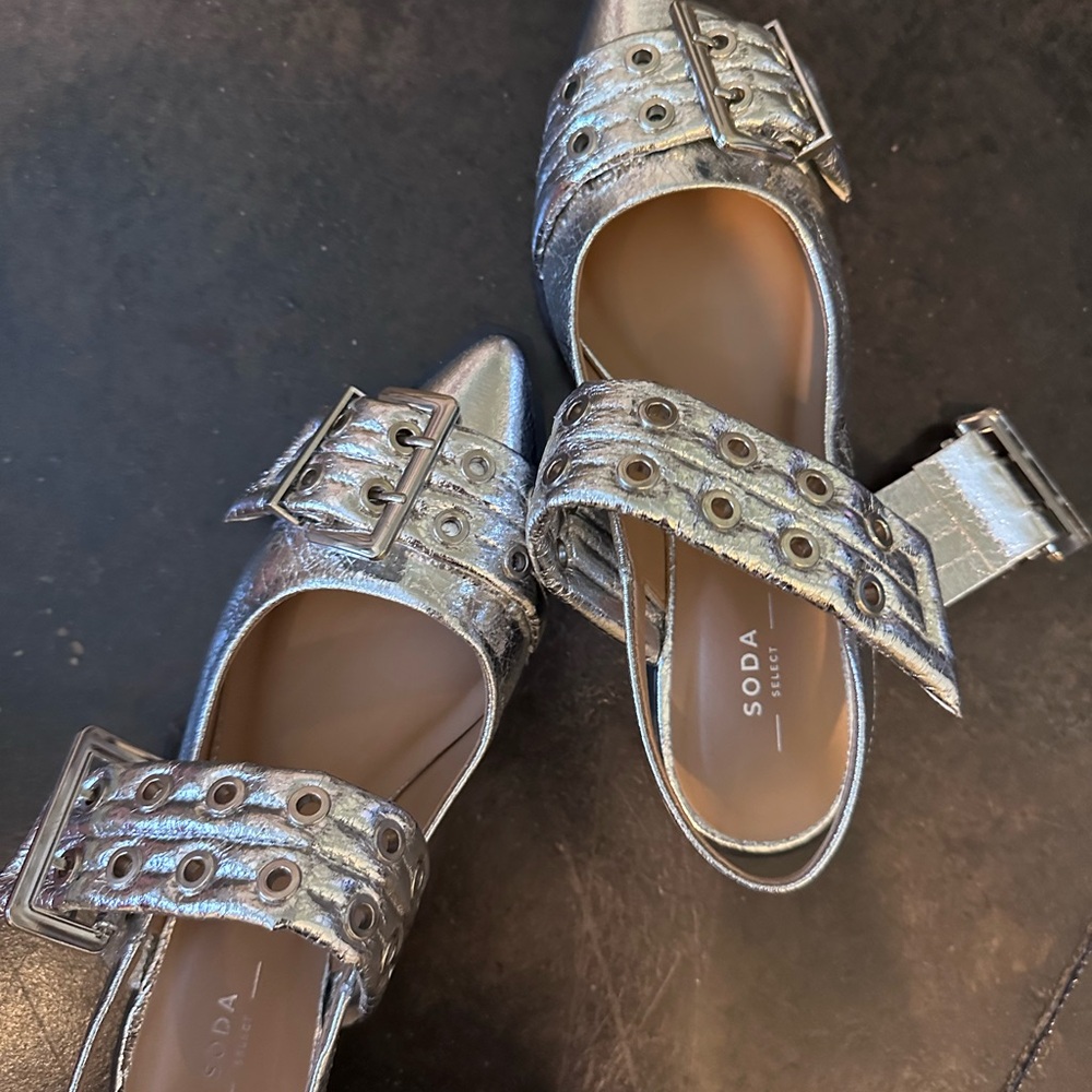 Soda Women's Metallic Silver Heels
